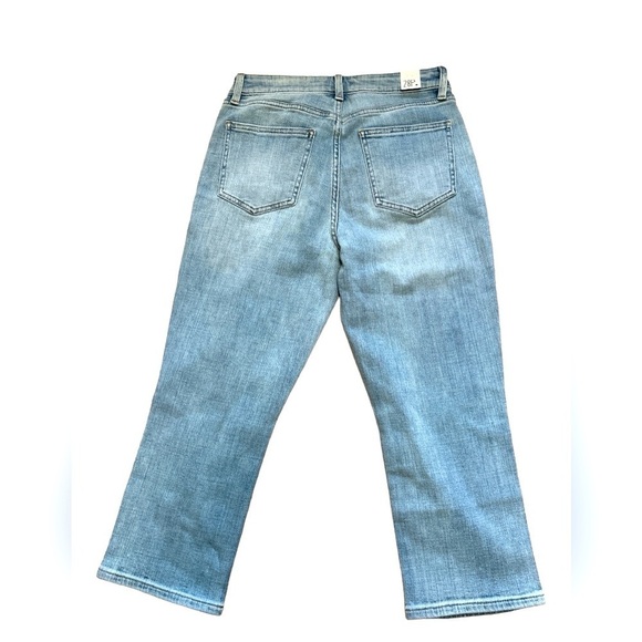 NWT COSMIC BLUE LOVE Size 28 Petite Capri light wash - Picture 2 of 8